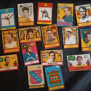 Lote anterior: Álbum de Chapitas "Glorias del Fútbol Uruguayo" y "Selección de Brasil 1970" - Colección 1971