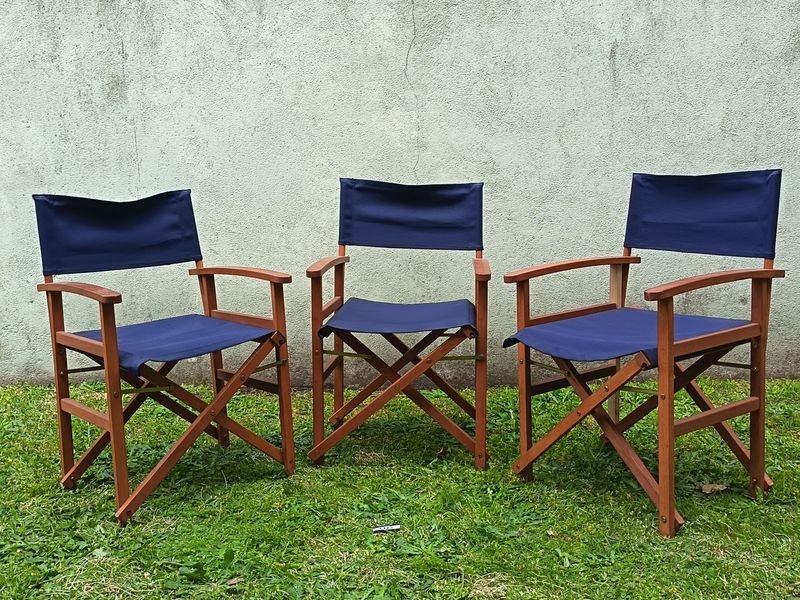 Tres Sillas Plegables de Director de Madera y Tela Azul