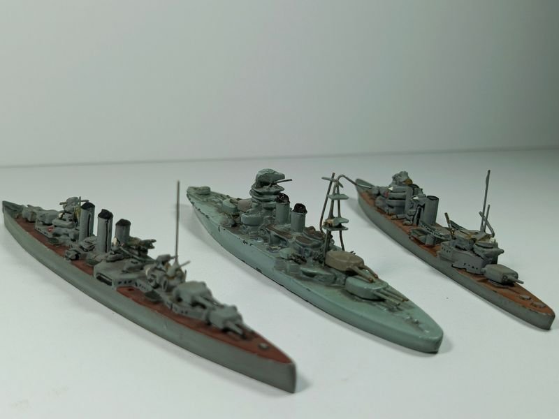 Tres barcos maquetas acorazados a escala de origen alemán - imagen 3