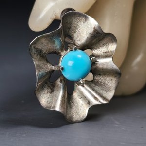 Dije de Plata con Diseño de Flor y Piedra Turquesa Sintética - imagen 2