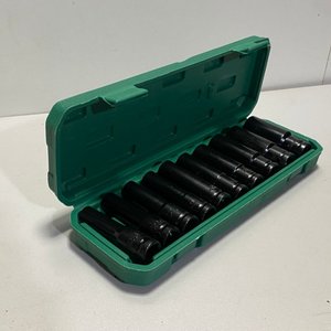 Lote siguiente: Set de 10 Tubos Largos de Impacto en Estuche Verde