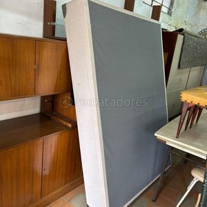 Lote anterior: Sommier Box Spring Blanco y Gris