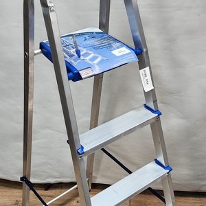 Escalera de Aluminio Plegable con 5 Escalones y Tranca Rodilla - imagen 3