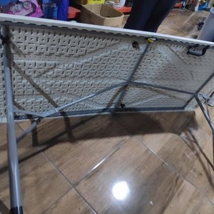Mesa Plegable Blanca de PVC para Exterior con Estructura Metálica - imagen 3