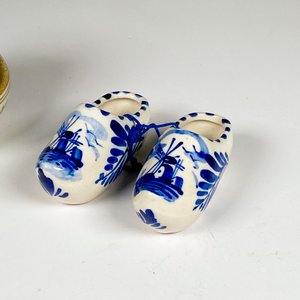 Florerito de porcelana aleman y zuecos holandeses - imagen 3