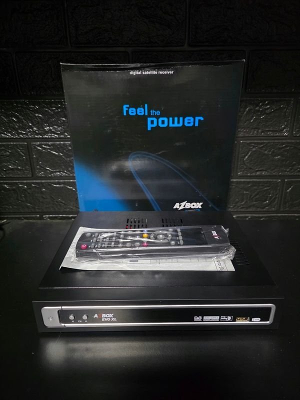 Receptor Satelital Azbox Evo Xl Digital Con Control Y Cables - Caja X 10 Unidades