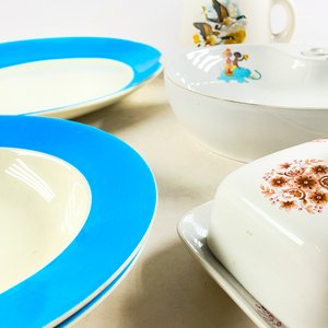 Juego de Vajilla Loza Guarda Celeste: Fuente, Platos, Jarra y Mantequera - imagen 3