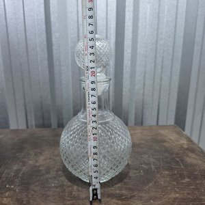 Decantador de Vidrio Transparente con Tapón y Diseño de Malla - imagen 5