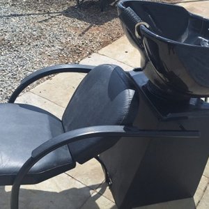 Sillón de Peluquería Negro con Pileta y Grifería Completa - imagen 3