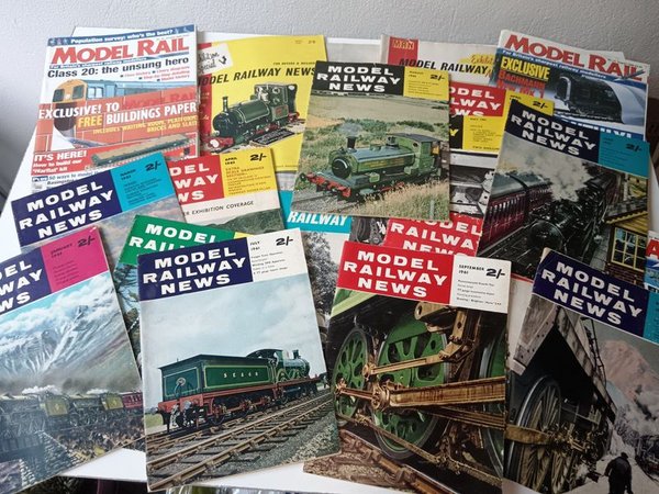 Gran lote de revistas sobre ferromodelismo - imagen 1