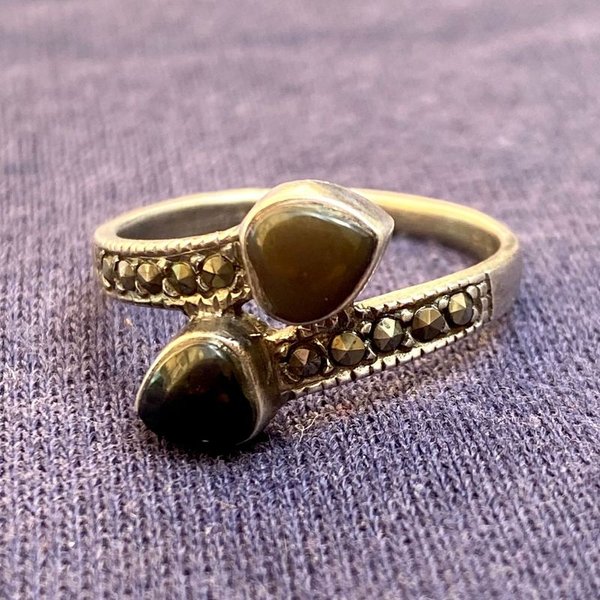 Anillo de plata con marquesitas y piedras color negro - imagen 1
