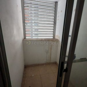 Remate de Apartamento: Dormitorio, Baño, Cocina y Balcón - imagen 7