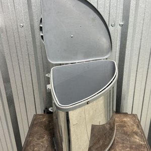 Papelera o Tacho de Basura para Colgar con Tapa - Acero Inoxidable y Plástico - imagen 4