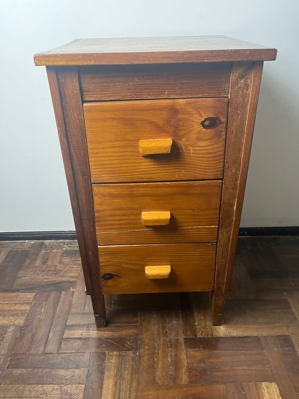 Cajonera de madera con tres cajones - imagen 3