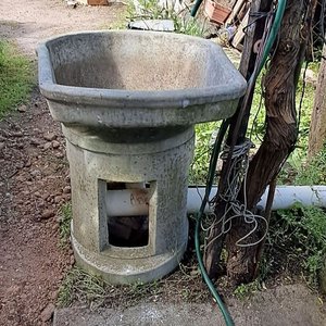 Pileta de Lavar a Mano Antigua de Cemento - imagen 4