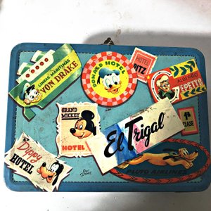 Lote de 5 Piezas Antiguas: Latas Decoradas y Máquina de Cortar Pelo Manual - imagen 3