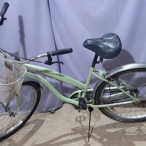 Lote siguiente: Bicicleta de Dama Ipanema Rodado 26 Verde con Canasto