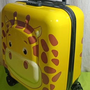 Valija Infantil Rígida con Diseño de Jirafa - imagen 3