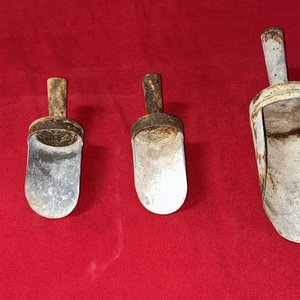 Lote siguiente: Set de 4 Palas Metálicas de Distintos Tamaños