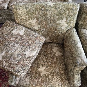 Par de Sillones Individuales Tapizados con Estampado Floral Clásico - imagen 8