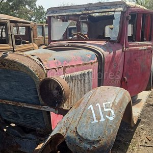 Automóvil Antiguo Clásico Ruedas y Chapa - imagen 2