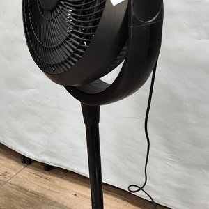 Ventilador de Pie Kassel Digital con Timer y Control Remoto - imagen 3