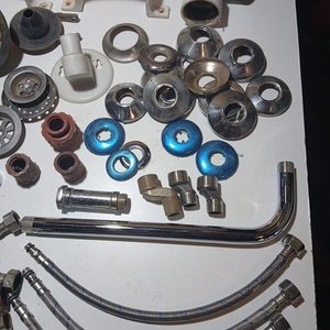 Lote de Accesorios y Repuestos de Plomería Varios - imagen 4