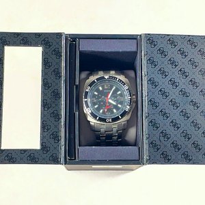 Lote siguiente: Reloj Pulsera Guess Malla Metálica Esfera Negra