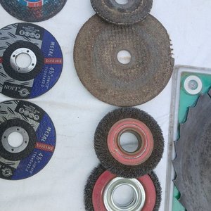Lote de 10 Discos para Madera y Metal, Cepillos y Sierras - imagen 5