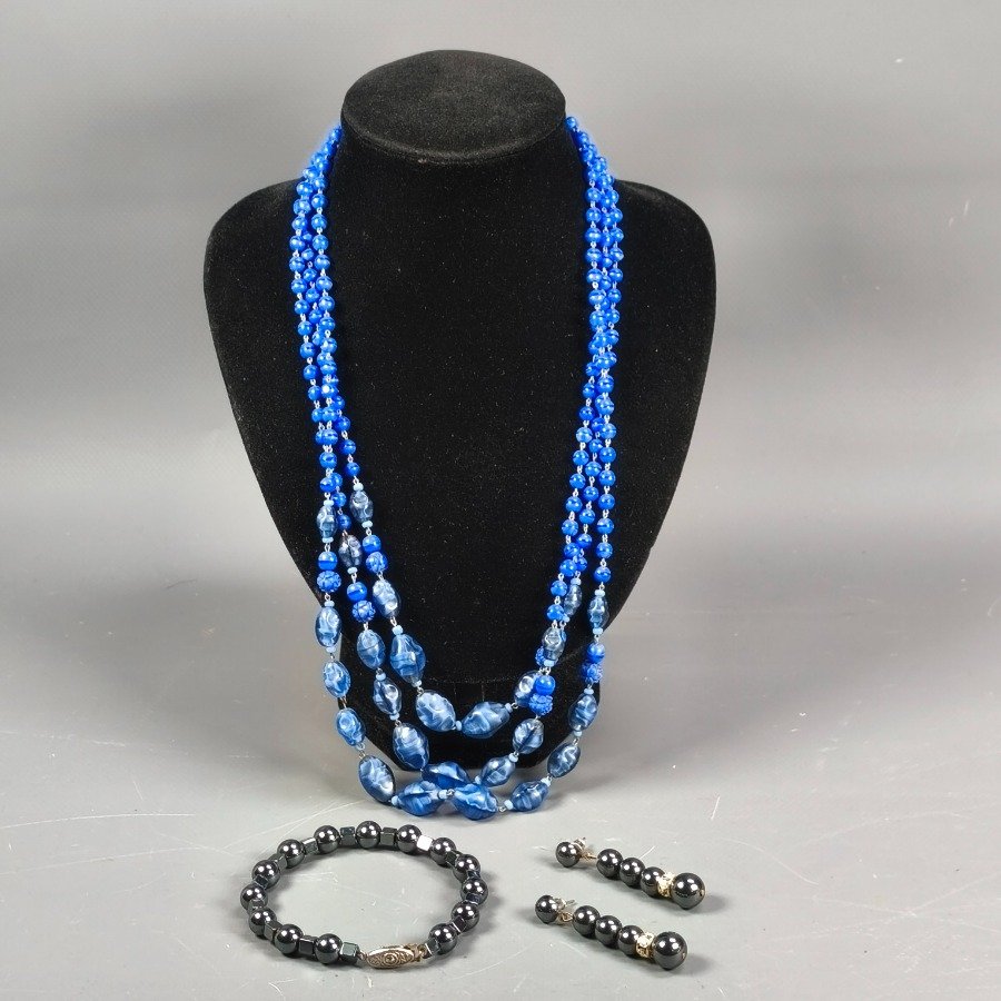 Item 16399 - Image 0