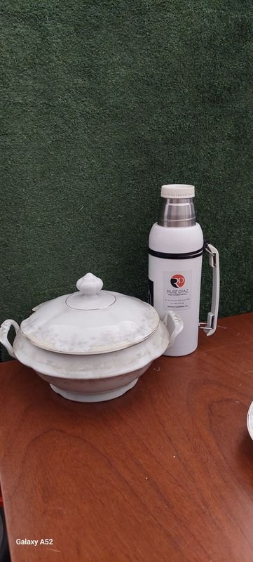 Servicio de mesa en porcelana y metal - imagen 15