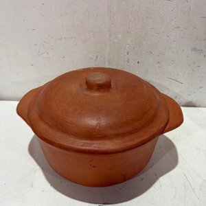 Olla de Barro Artesanal con Tapa - imagen 2