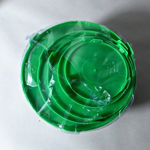 Dos Juegos de Bowls de Vidrio con Tapas Plásticas de Colores - imagen 2