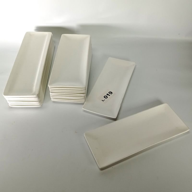 Fuentes rectangulares en porcelana y cerámica - imagen 1