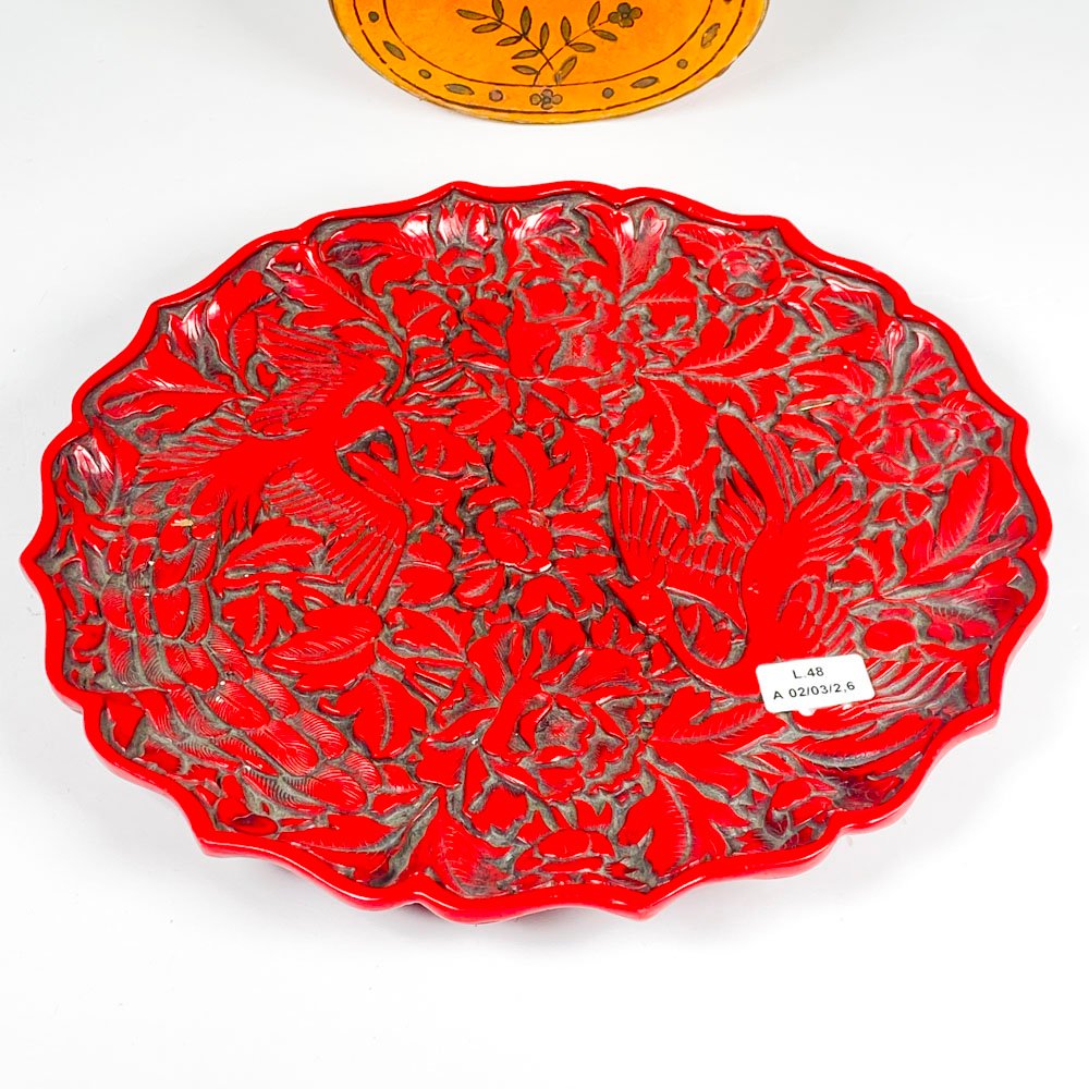 Plato de laca y caja madera decorada - imagen 3