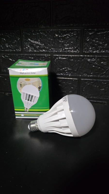 Pack x 10 Lámparas LED de 7W y 9W