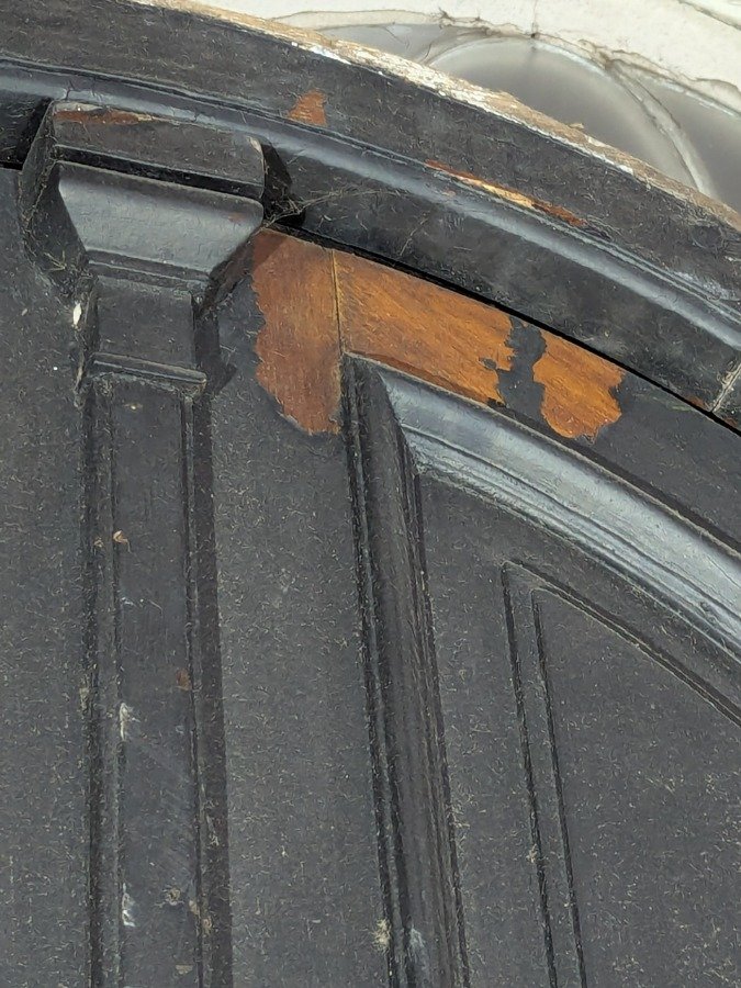 Puerta arqueada de madera con panelado en cedro y marco de pinotea - imagen 6