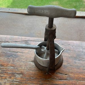 Lote anterior: Prensa Antigua para Cítricos de Metal