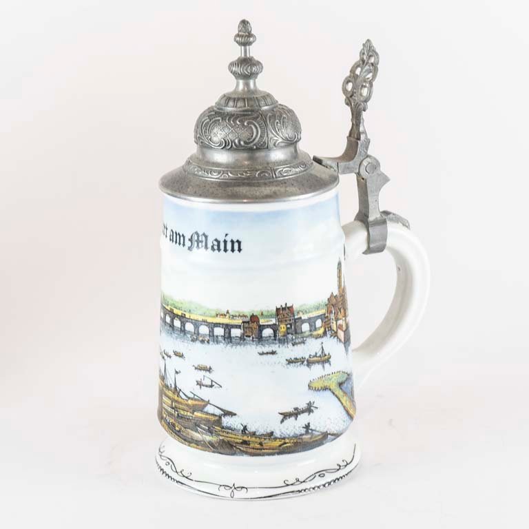 Jarra de cerveza de porcelana con tapa de metal y diseño decorativo - imagen 2