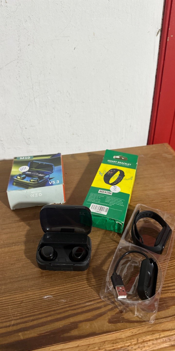 Auriculares y reloj