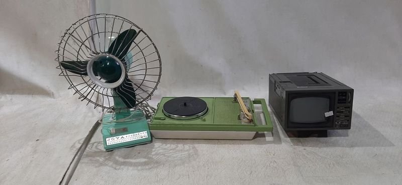 Lote siguiente: Colección de Artículos Antiguos