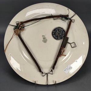 Plato Decorativo Inglés Royal Doulton con Escena de Taberna - imagen 6