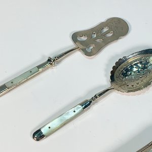 Set de 3 Piezas de Servir: Pinza para Espárragos, Colador de Té y Pala para Masas - imagen 3
