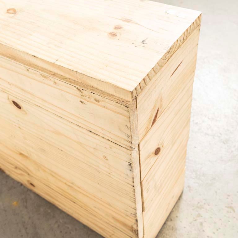 Mesa de arrimo rústica de madera y hierro - imagen 3