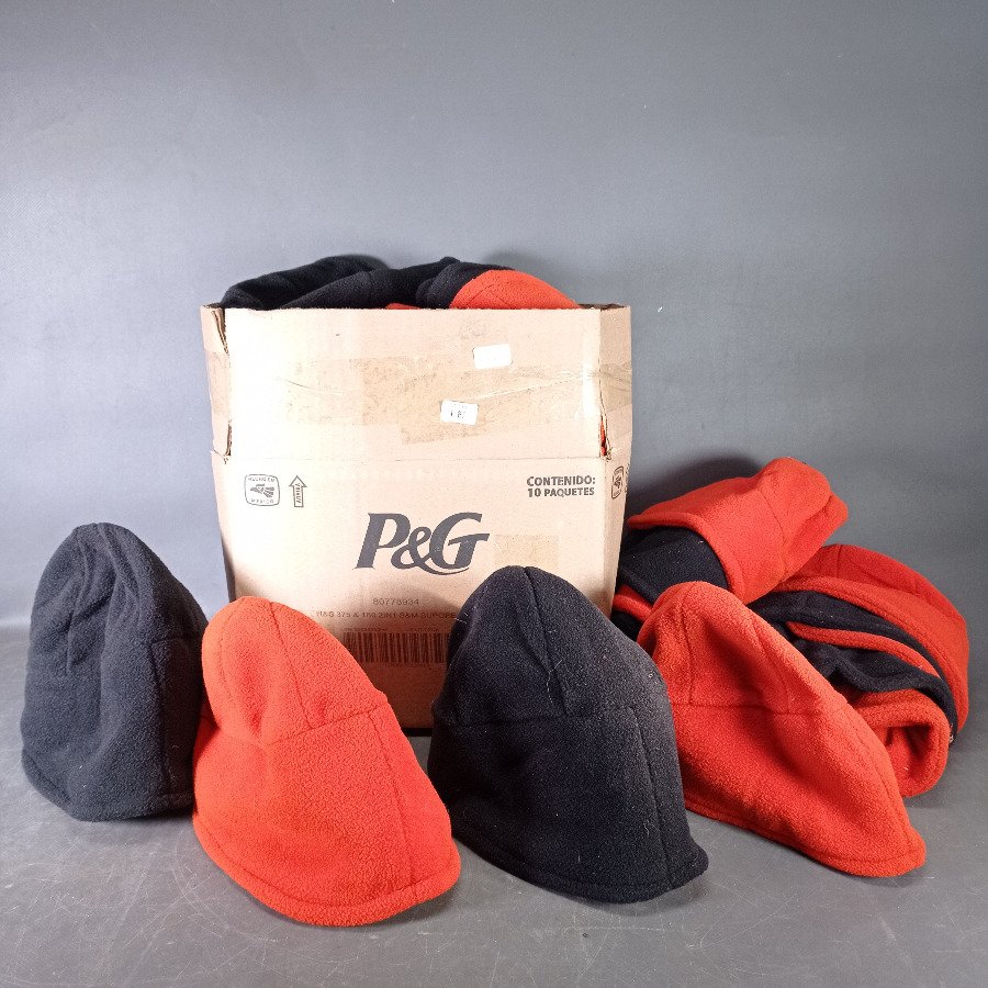 50 Gorros de Tela Polar Nuevos en Caja