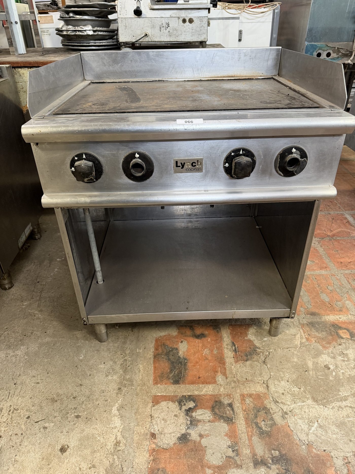 Plancha Industrial a Gas Linch en Acero Inoxidable - 80x80x90cm
