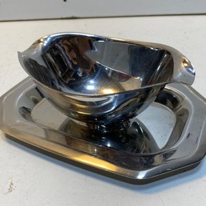 Lote de 23 piezas de bazar y adornos: bandeja, salsera, frutera, vasos ámbar, platos y figuras - imagen 7