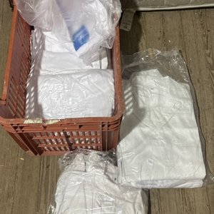 Lote siguiente: Lote Ropa de Trabajo Blanca