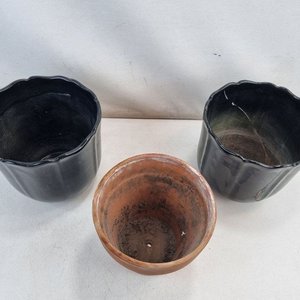 Lote de 3 Macetas: 2 Cerámica Negra Esmaltada y 1 Terracota - imagen 3