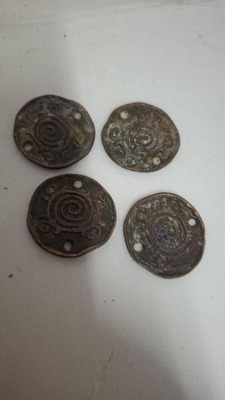 Lote de 4 Piezas Antiguas con Diseño Espiral